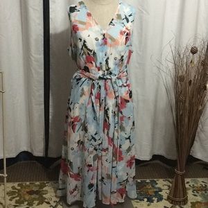Beautiful lined sleeveless dress